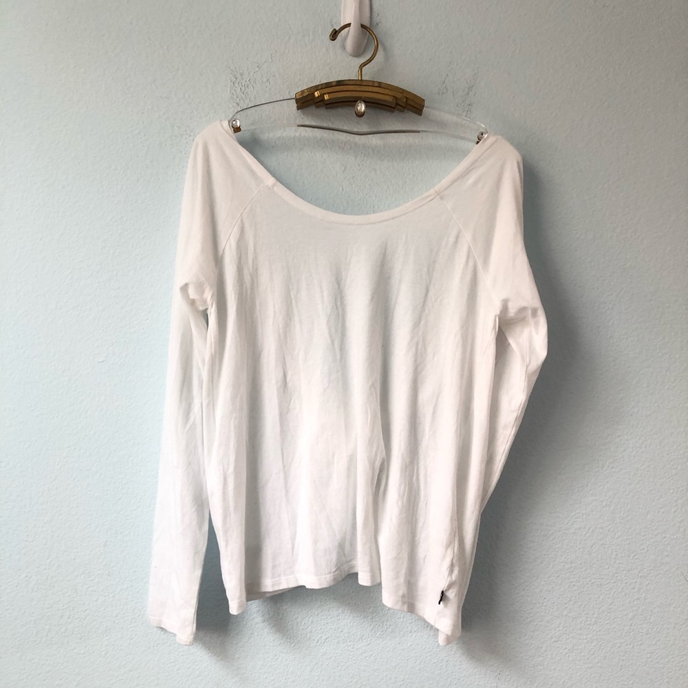 Fabletics • White Open Back Long Sleeve Tee NWT - Picture 3 of 8